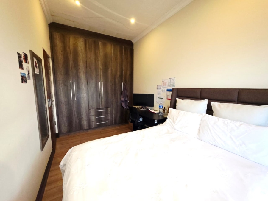 6 Bedroom Property for Sale in Sandown Western Cape